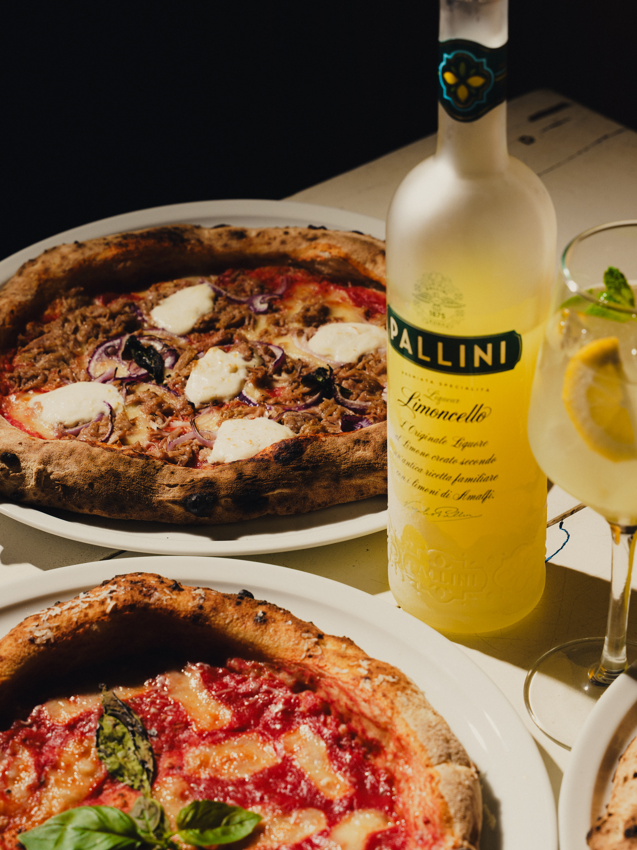 Pizzas Napolitanas com Limoncello Spritz